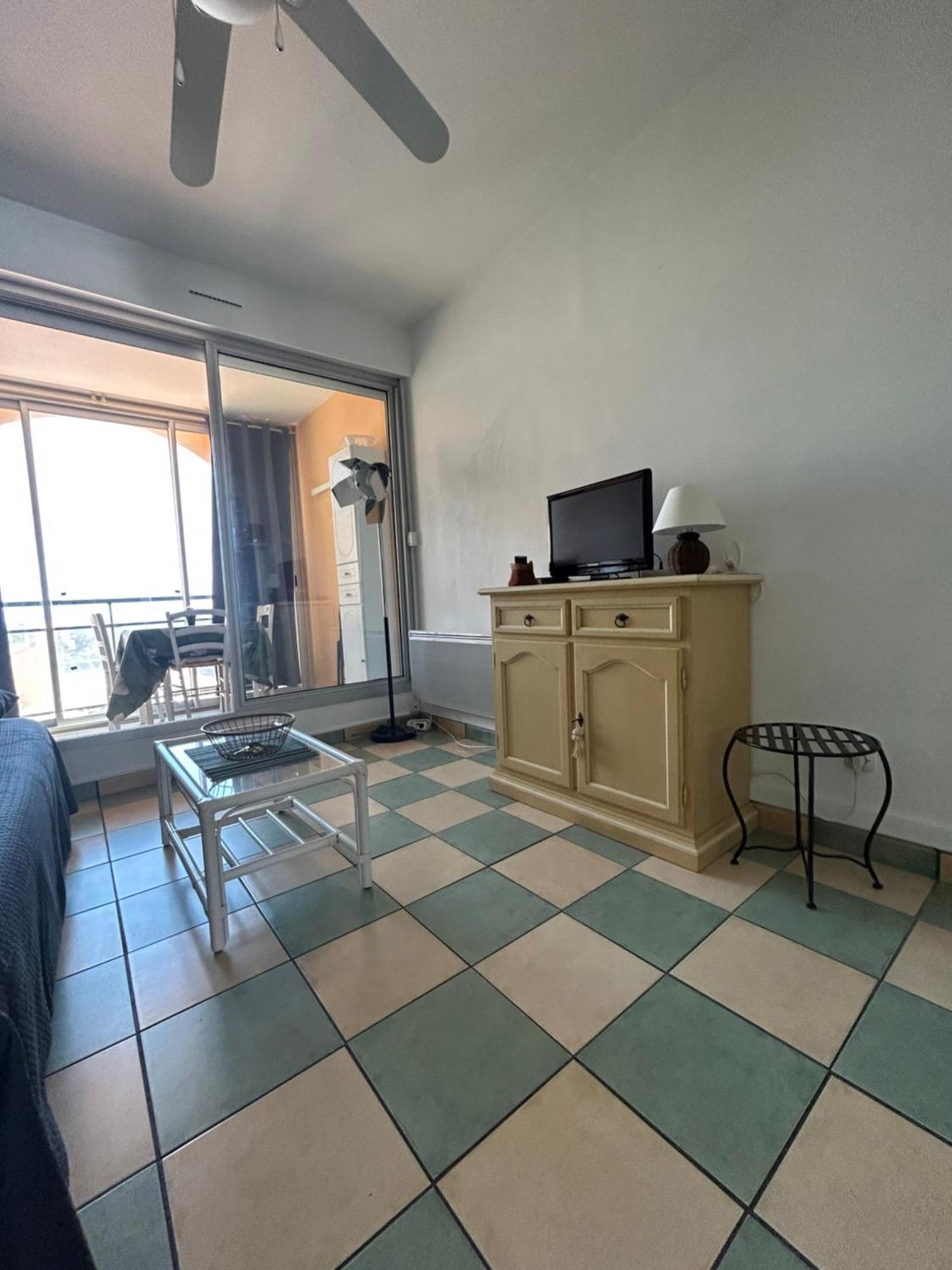 Studio Vue Mer Situe A Cote De La Plage Quartier Des Quilles Sète Eksteriør bilde